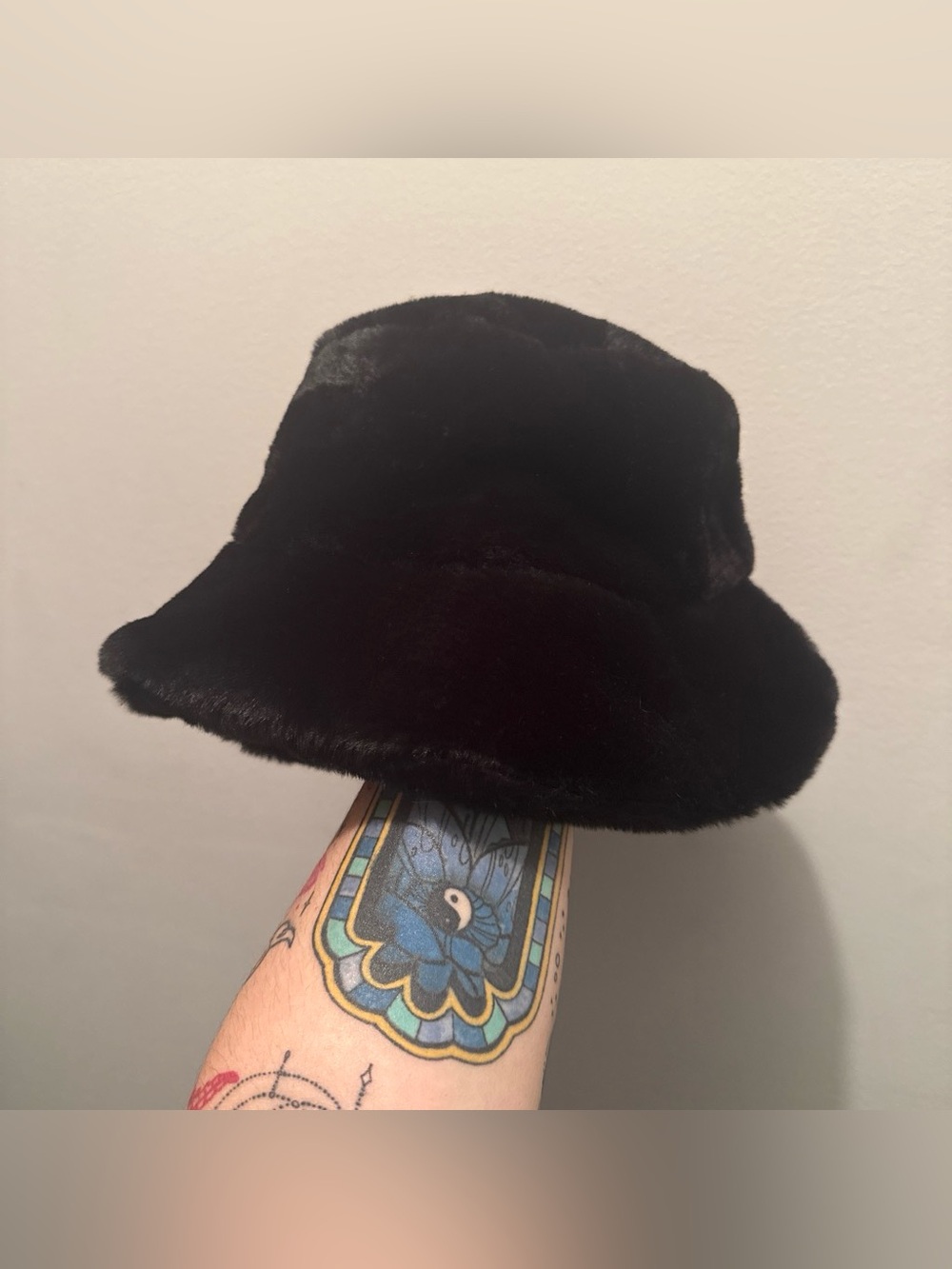 Women's Black Faux Fur Bucket Hat - Plush Winter Accent